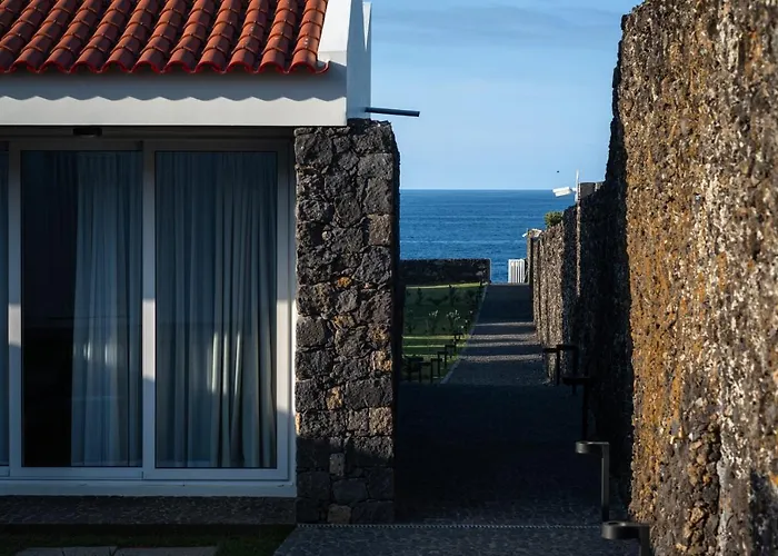 Entre Muros - Turismo Rural - Casa Com Jardim E Acesso Direto Ao Mar